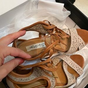 Naughty Monkey wedges size 6